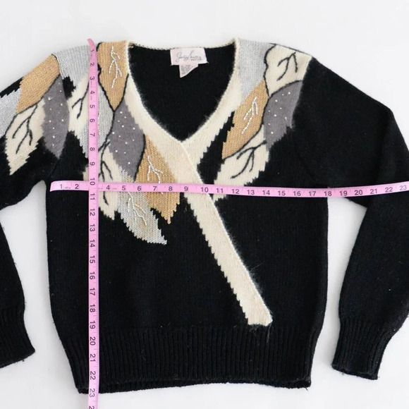 Vintage Joslen Smith  Black with Gold Detail V-Neck Sweater LG - Picture 4 of 12